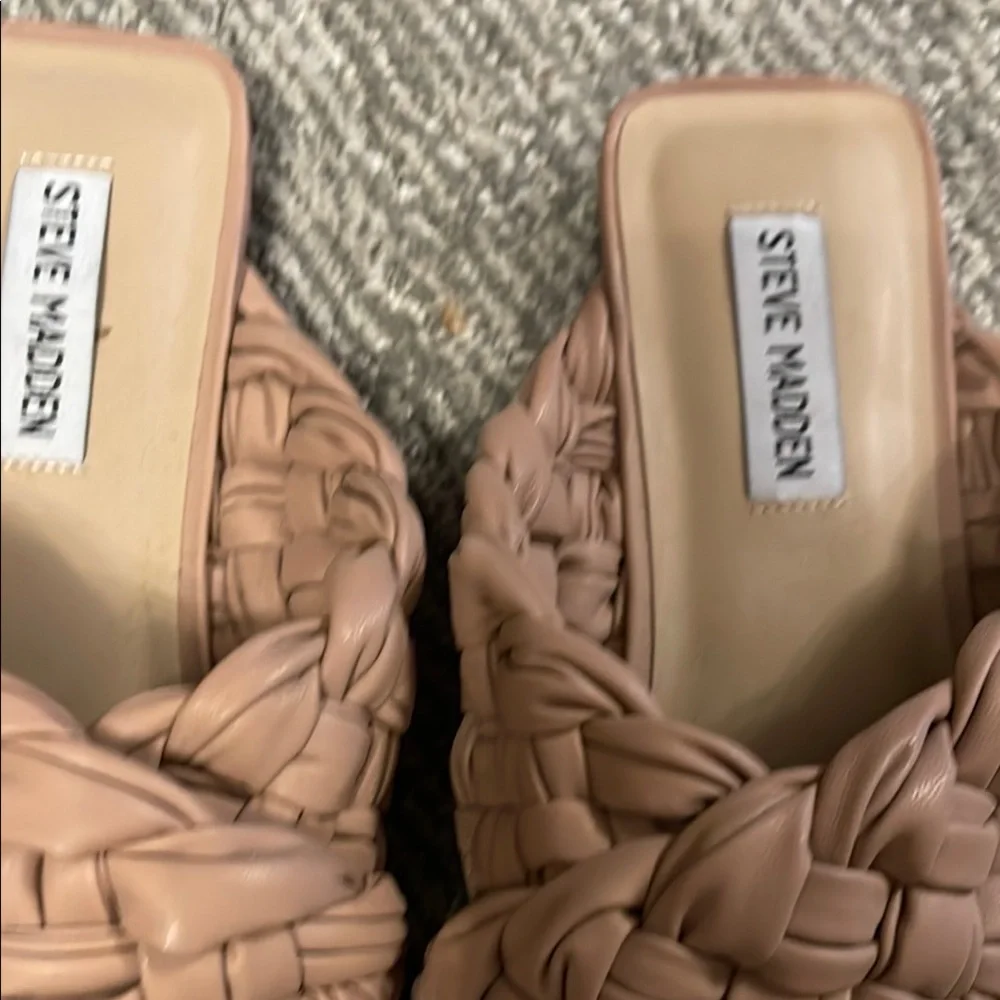 Steve Madden Women's Tan Woven Sandals - Picture 3 of 9
